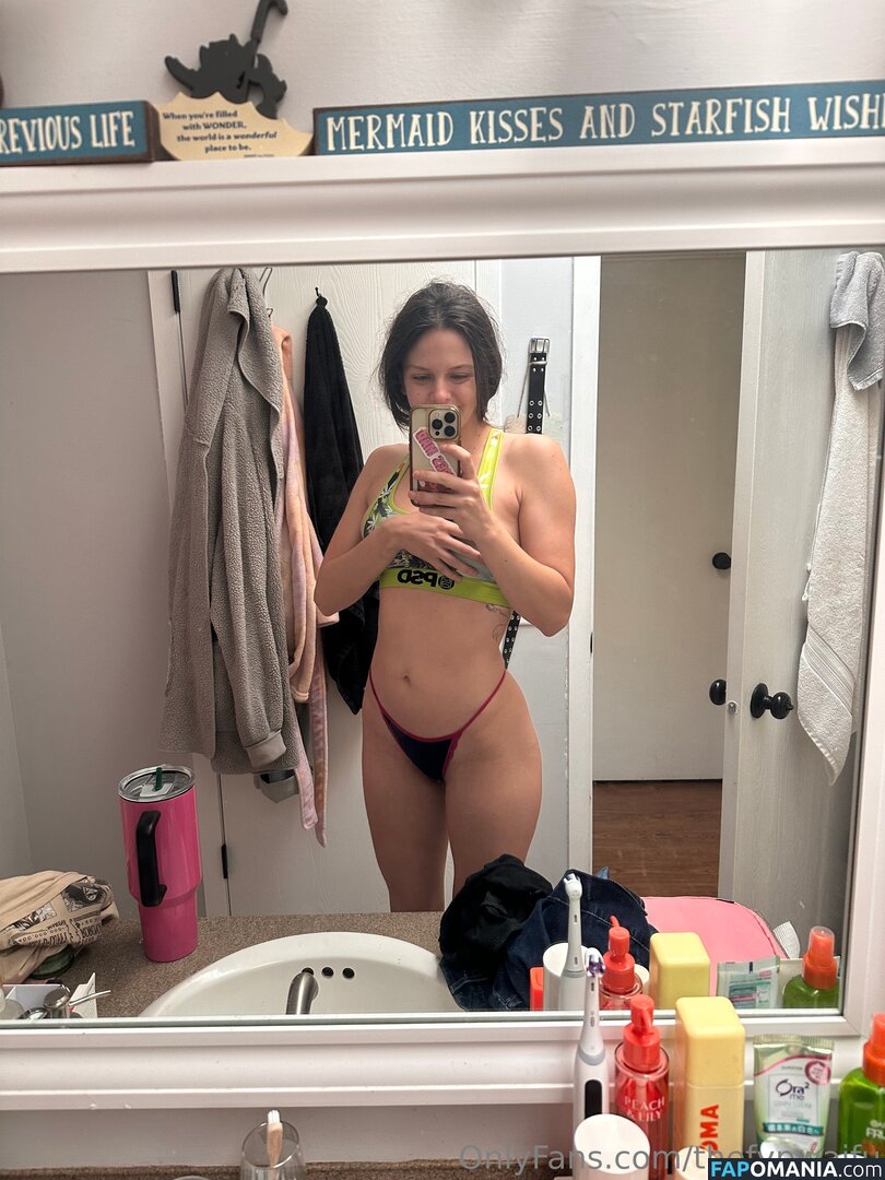 fypwaifu / thefypwaifu Nahý OnlyFans  Uniklá fotka #2