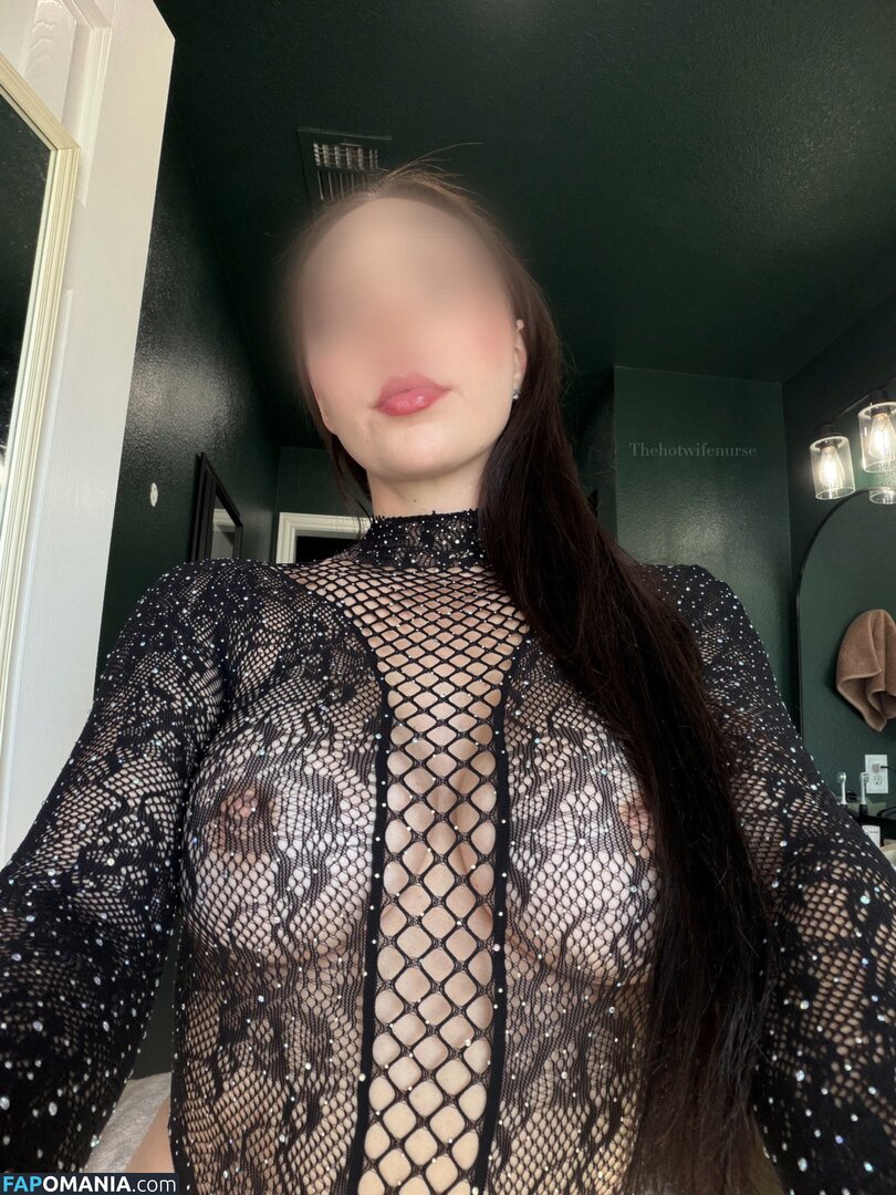 Thehotwifenurse / girlthatbreathesunderwater Nahý OnlyFans  Uniklá fotka #17
