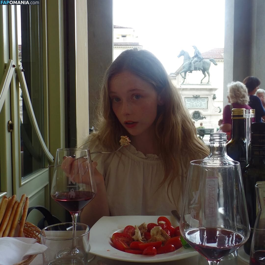 SuzieSon / charlieisomething / mymotherfvckedmickjagger / thestrawberrybutcher Nahý OnlyFans  Uniklá fotka #15