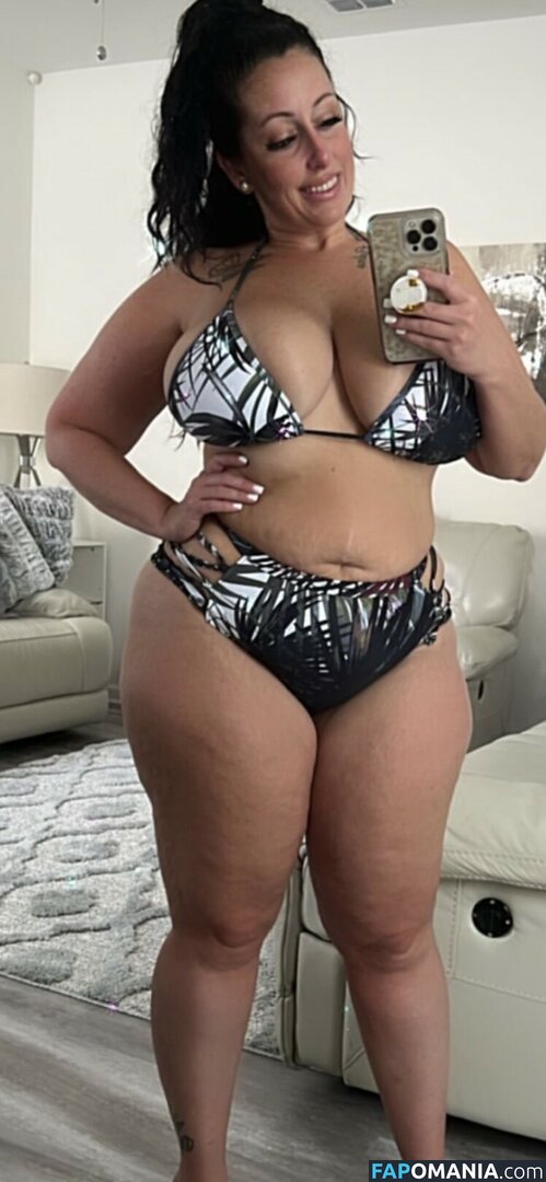 diamondntheruff103 / italianuniqueen / thickitalianmami Nahý OnlyFans  Uniklá fotka #8