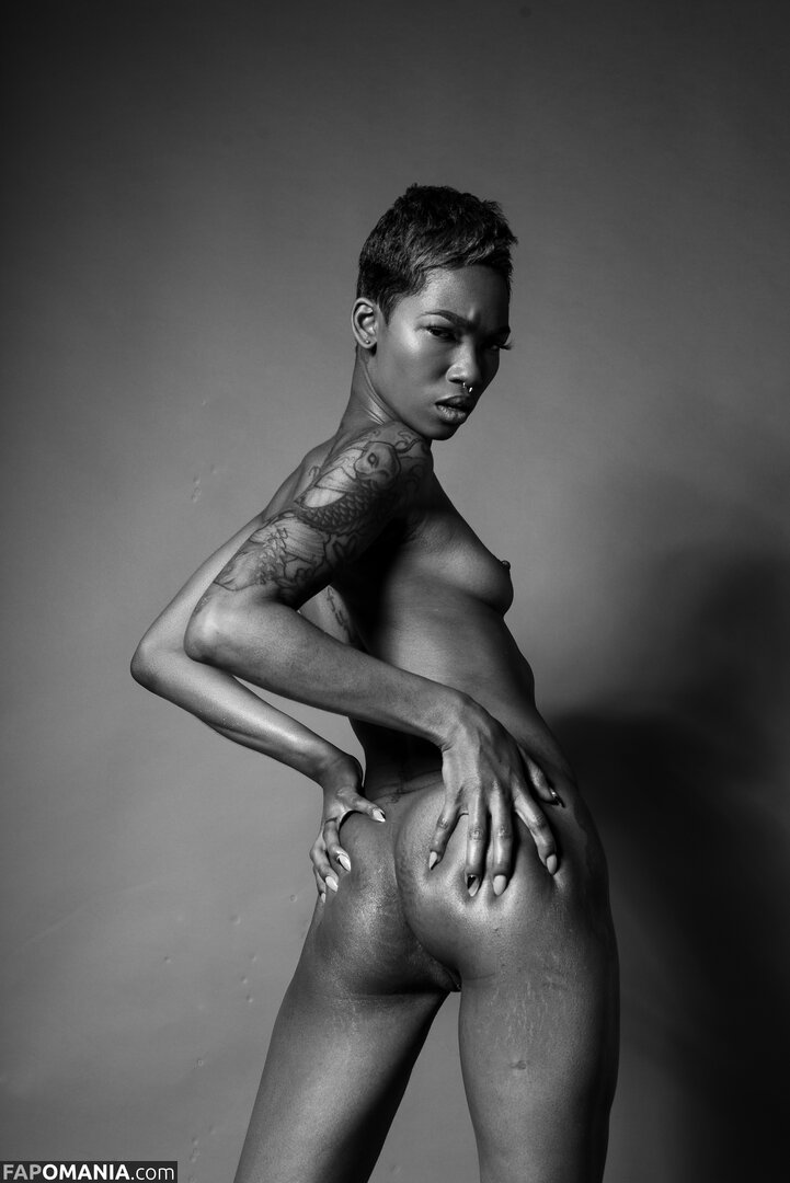 TheRealTiaReid / Tia Reid / corpsdedieu / https: / officialtiareid Nahý OnlyFans  Uniklá fotka #12