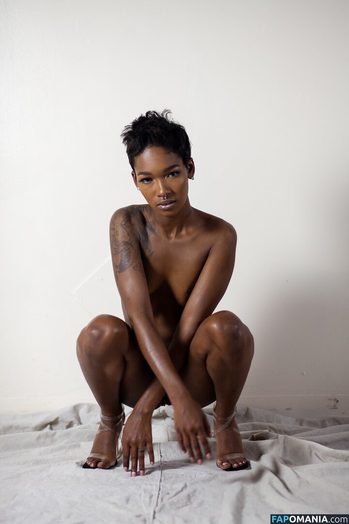TheRealTiaReid / Tia Reid / corpsdedieu / https: / officialtiareid Nahý OnlyFans  Uniklá fotka #14