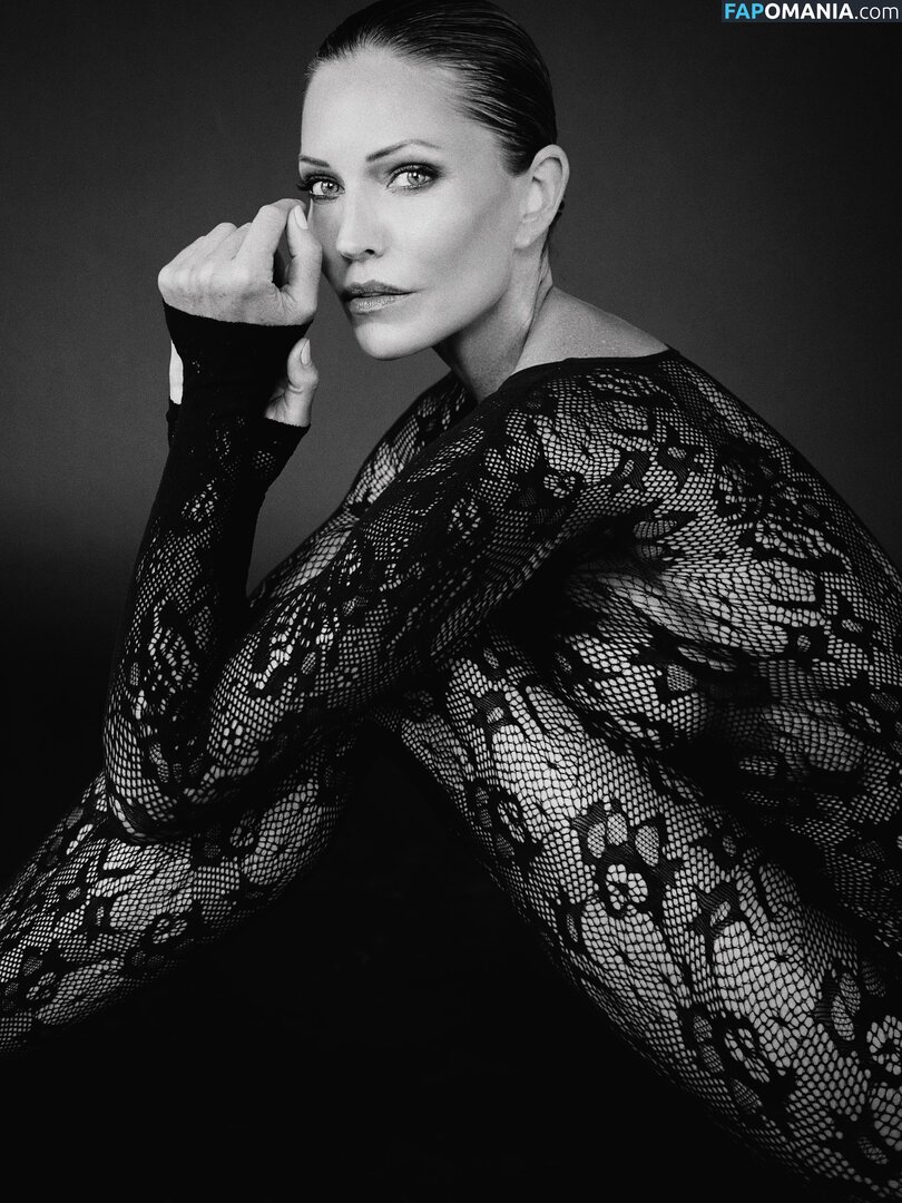 Cylon / Tricia Helfer / officialtriciahelfer / triciahelfer Nahý OnlyFans  Uniklá fotka #167