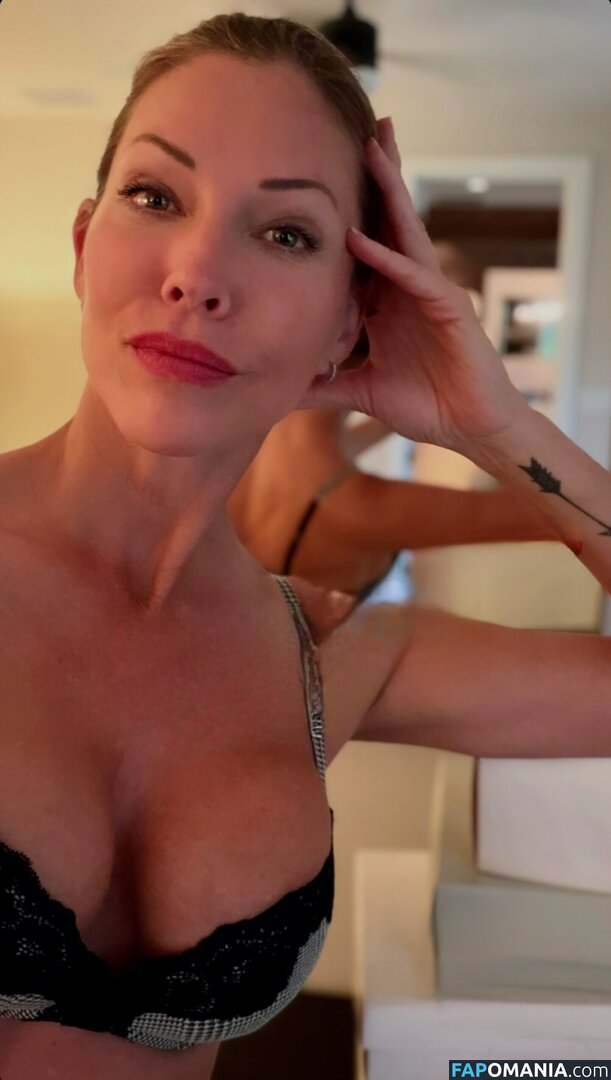 Cylon / Tricia Helfer / https: / officialtriciahelfer / triciahelfer Nahý OnlyFans  Uniklá fotka #202