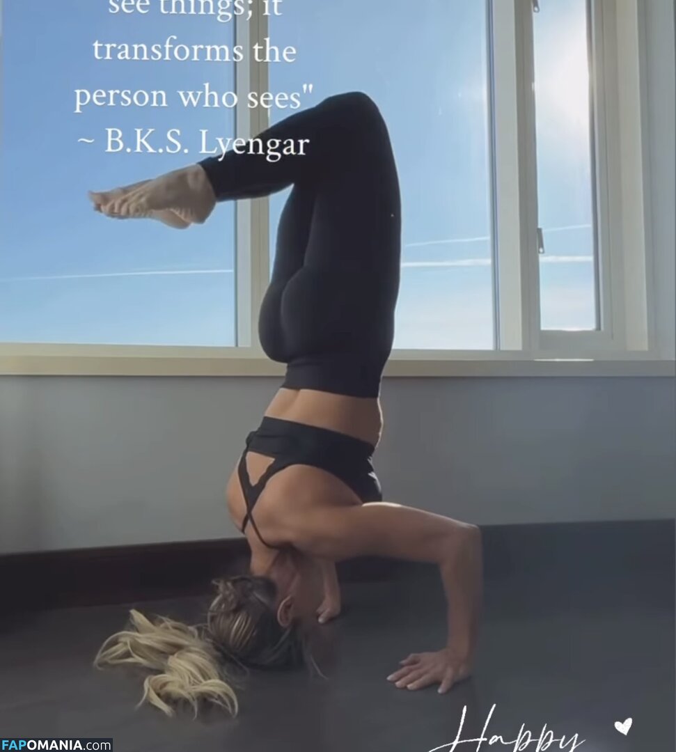 Trish Stratus / trishstratuscom Nahý OnlyFans  Uniklá fotka #1467