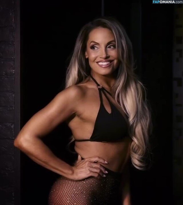 Trish Stratus / https: / trishstratus / trishstratuscom Nahý OnlyFans  Uniklá fotka #1479