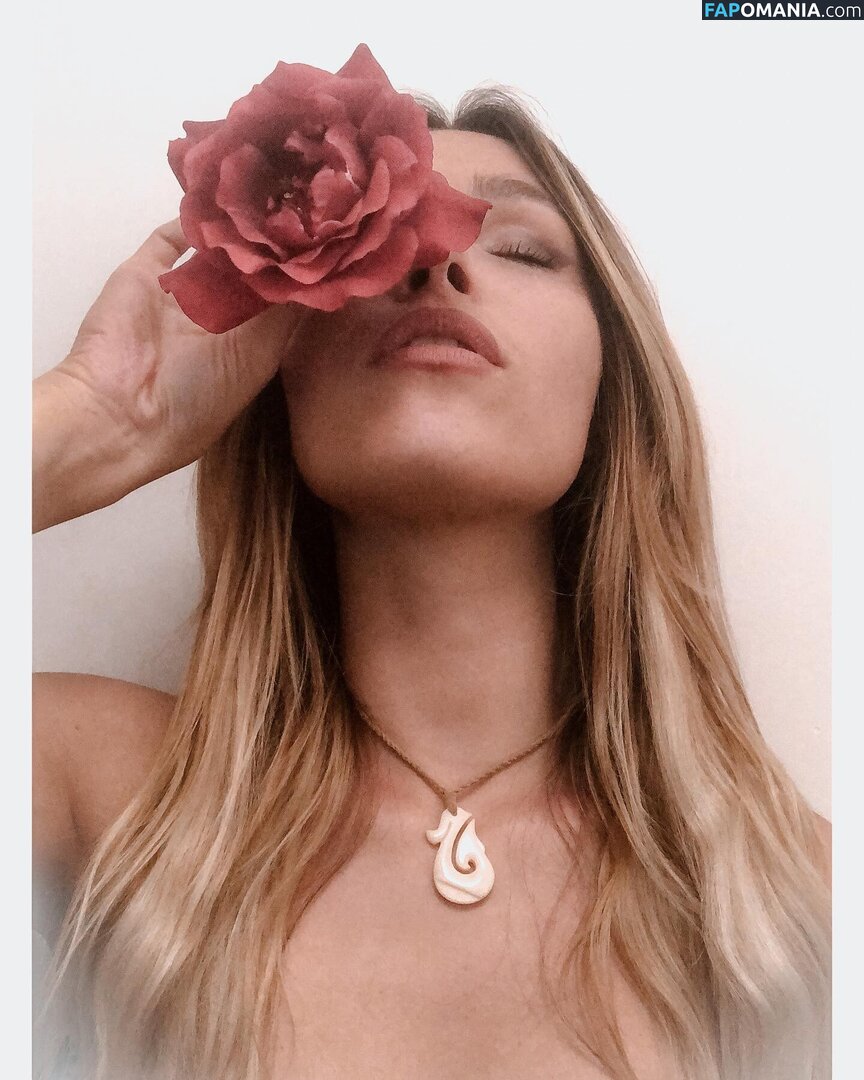 Tslanaxoxo / Yourlanatgirl / Yourlittlelana Nahý OnlyFans  Uniklá fotka #76