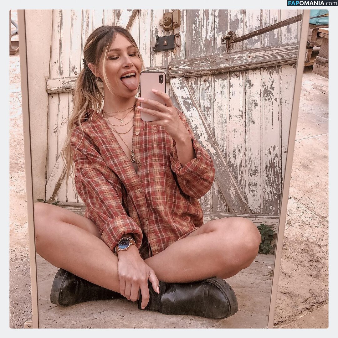Tslanaxoxo / Yourlanatgirl / Yourlittlelana Nahý OnlyFans  Uniklá fotka #82