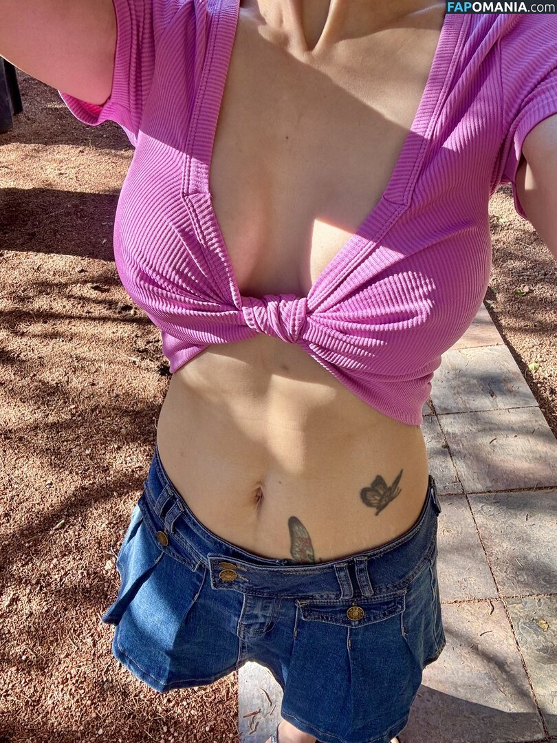 txazn_hotwife Nahý OnlyFans  Uniklá fotka #2