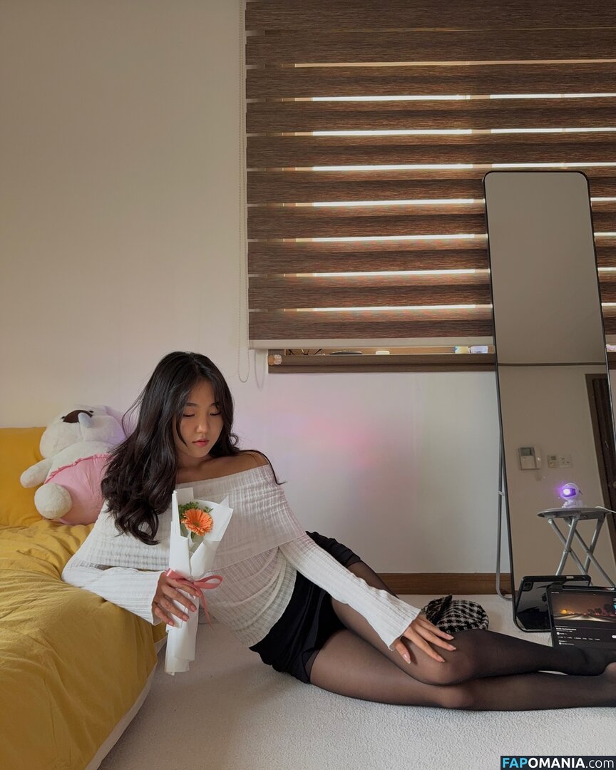 u.unuku Nahý OnlyFans  Uniklá fotka #13