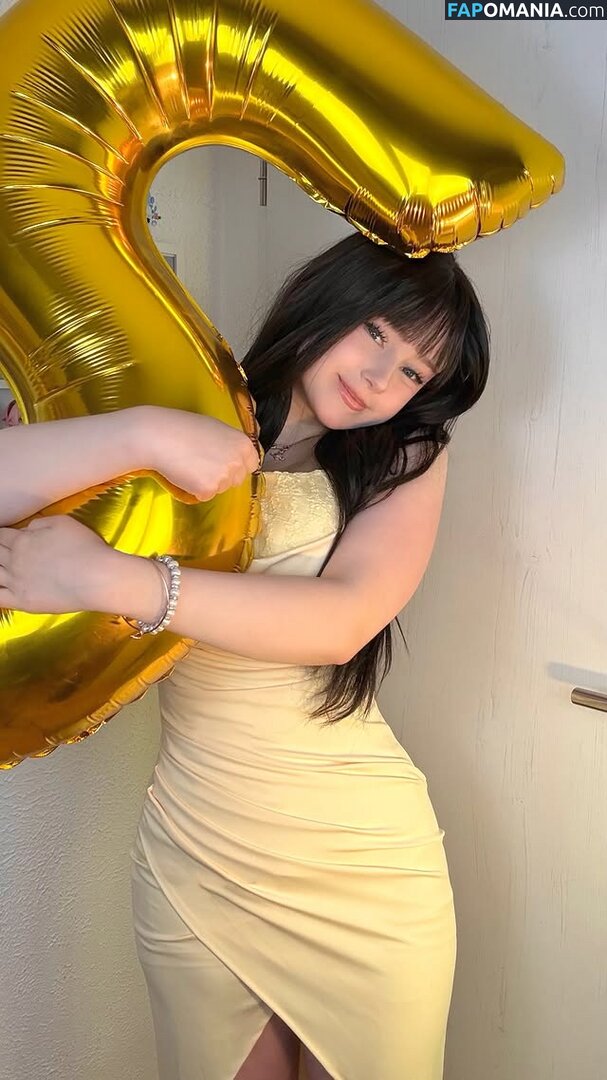 Upminaa / https: Nahý OnlyFans  Uniklá fotka #30