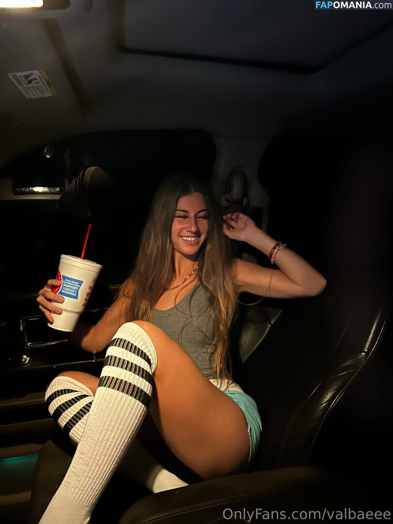 valbaeee Nahý OnlyFans  Uniklá fotka #1
