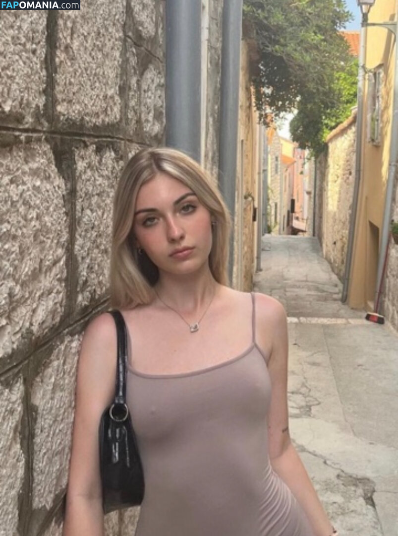 Hungarian / Magyar / Vas Megyei Lányok / szps_blnk Nahý OnlyFans  Uniklá fotka #1
