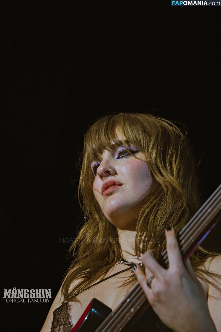 Maneskin bassist / Victoria De Angelis / vicdeangelis Nahý OnlyFans  Uniklá fotka #80