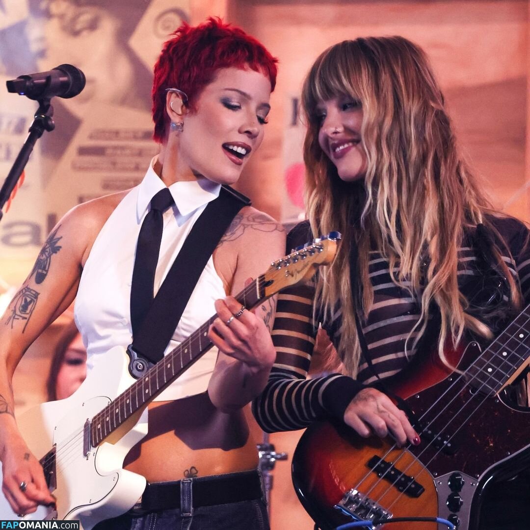 Maneskin bassist / Victoria De Angelis / vicdeangelis Nahý OnlyFans  Uniklá fotka #1084