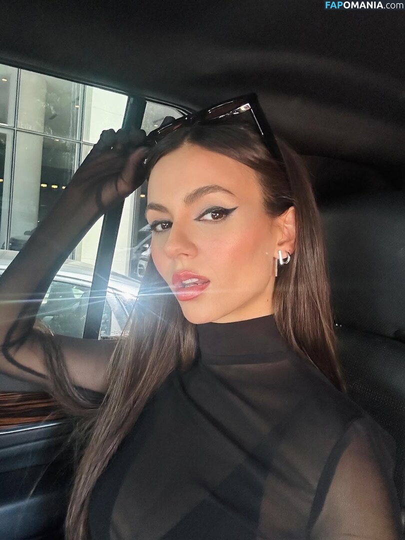 Victoria Justice / https: / victoriajustice Nahý OnlyFans  Uniklá fotka #9