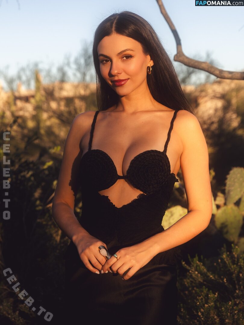 Victoria Justice / https: / victoriajustice Nahý OnlyFans  Uniklá fotka #79