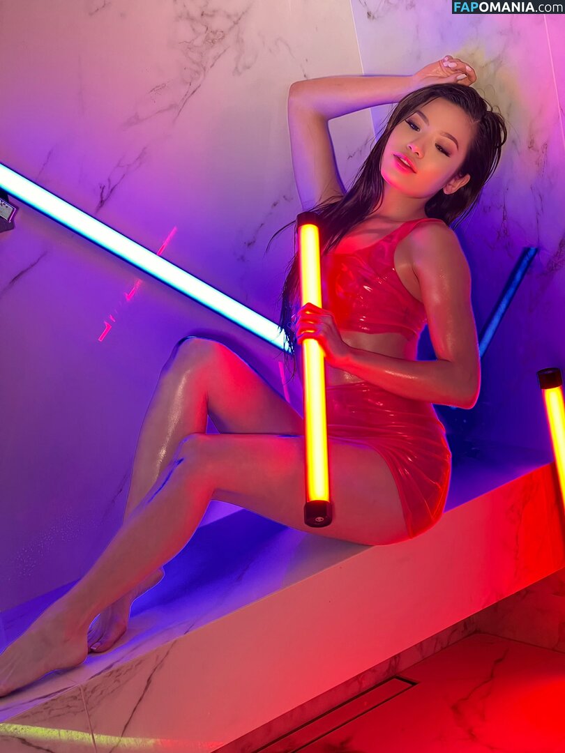 Vina Sky / vinaskyfanpage / vinaskyy Nahý OnlyFans  Uniklá fotka #828