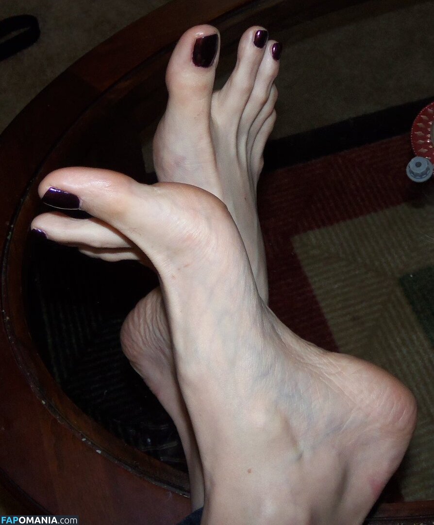 Violet's Toes (Violet's Perfect Feet Nahý OnlyFans  Uniklá fotka #8