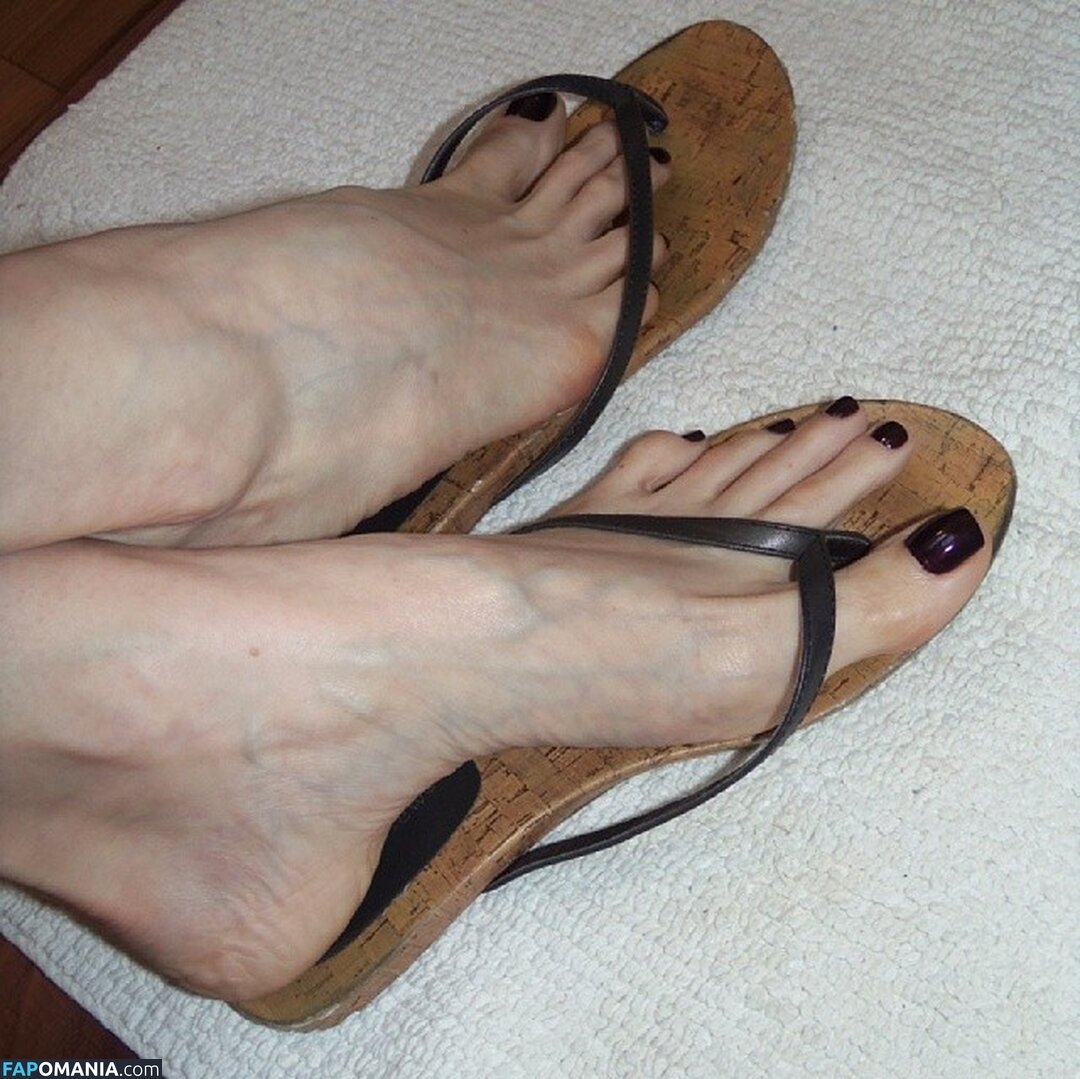 Violet's Toes (Violet's Perfect Feet Nahý OnlyFans  Uniklá fotka #20