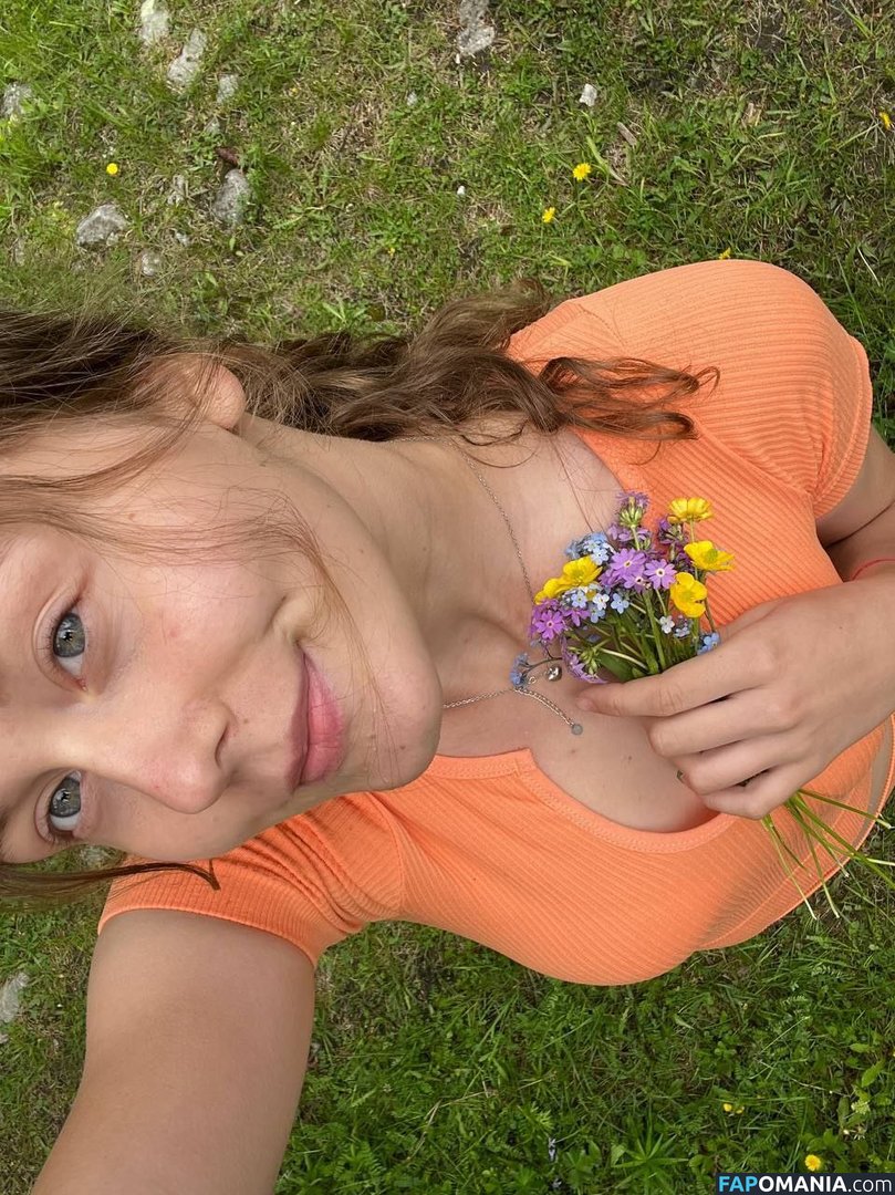 _vitaniemi01 / bloom.xvi / nayane_vitali01 / vitaniemi Nahý OnlyFans  Uniklá fotka #18