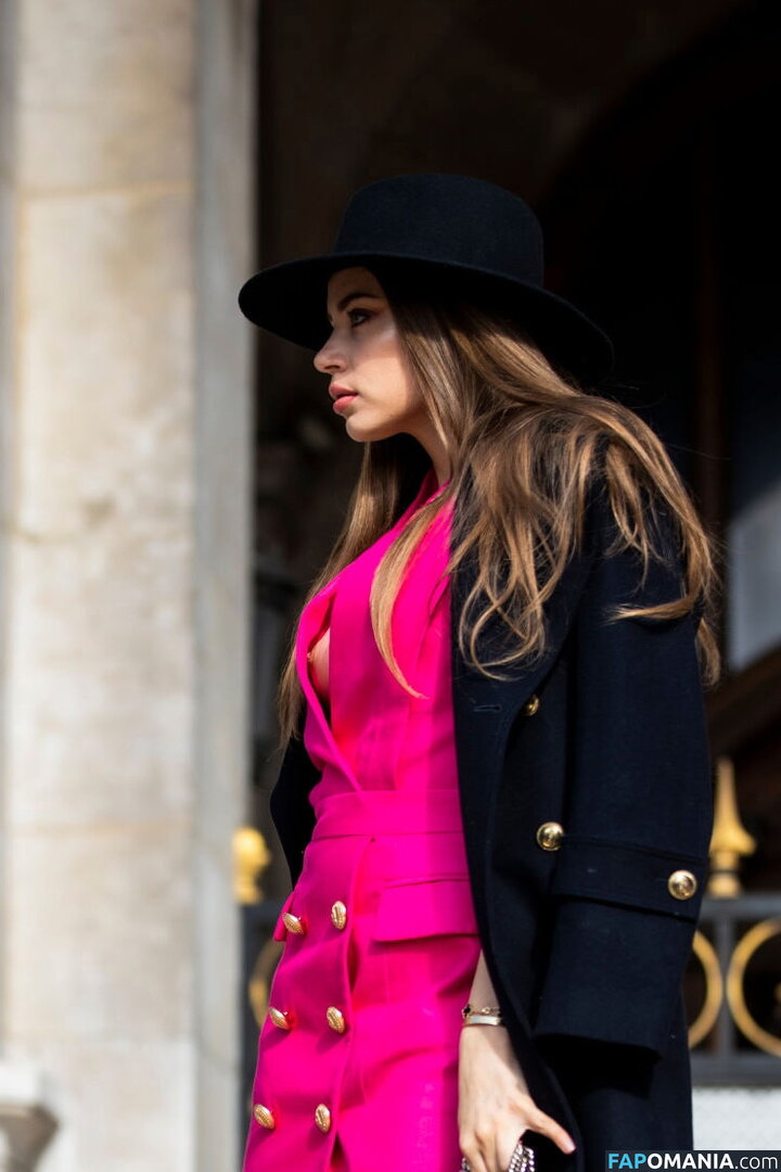 Xenia Tchoumi Nahý OnlyFans  Uniklá fotka #16