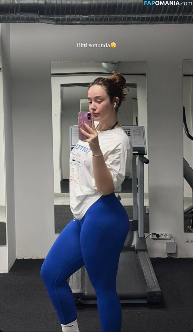 Yagmur Simsek / https: / rainsimsek98 / yagmrsmsk / yamursimseek Nahý OnlyFans  Uniklá fotka #9