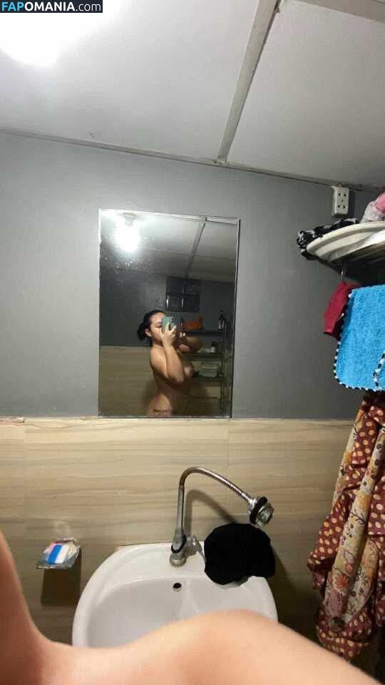 Rhyana mayo / Yana de mesa mayo Nahý OnlyFans  Uniklá fotka #1