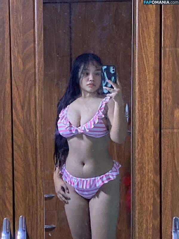 Rhyana mayo / Yana de mesa mayo Nahý OnlyFans  Uniklá fotka #6
