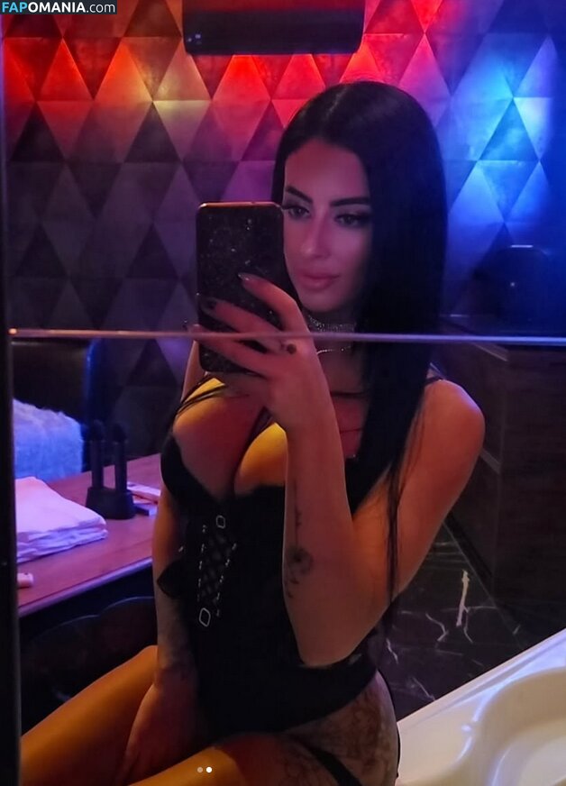 _yourfavouriteflower / https: / yourfavouritelittlebrat Nahý OnlyFans  Uniklá fotka #1