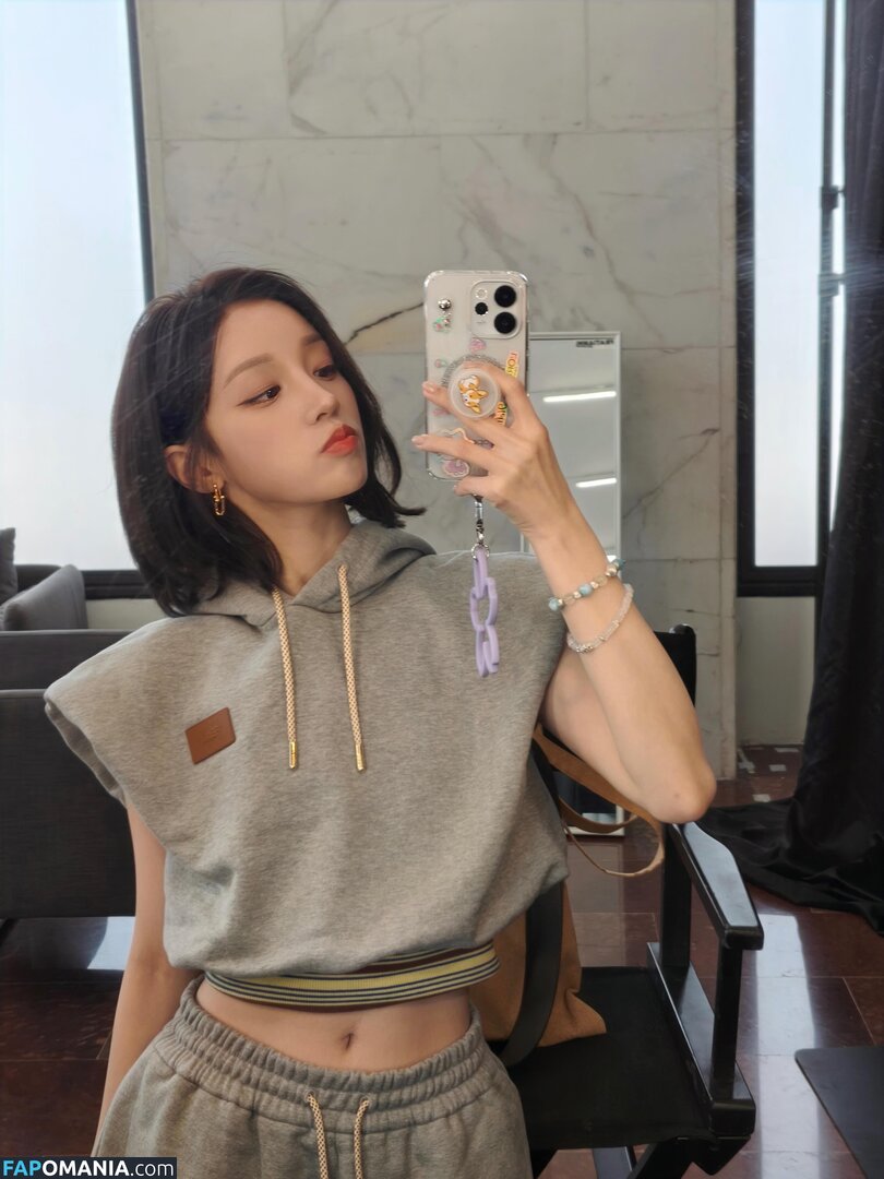 _Yuqi_ / https: / yuqisong.923 / yuqisun Nahý OnlyFans  Uniklá fotka #55