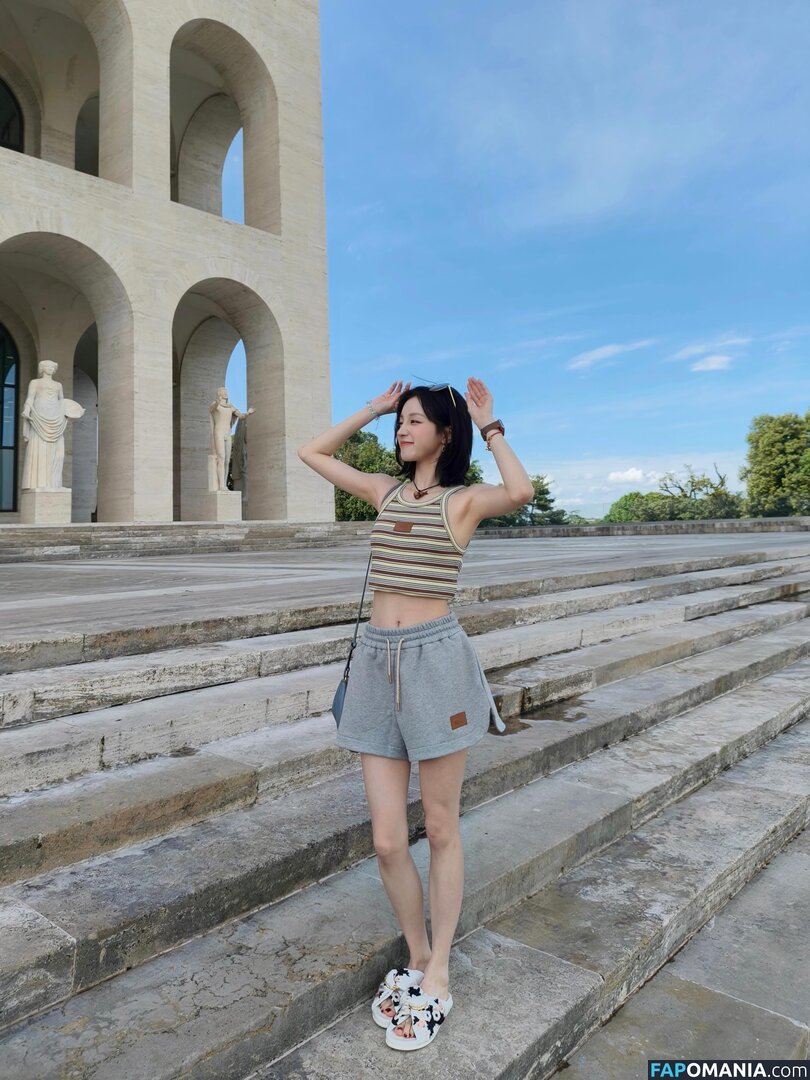 _Yuqi_ / https: / yuqisong.923 / yuqisun Nahý OnlyFans  Uniklá fotka #64