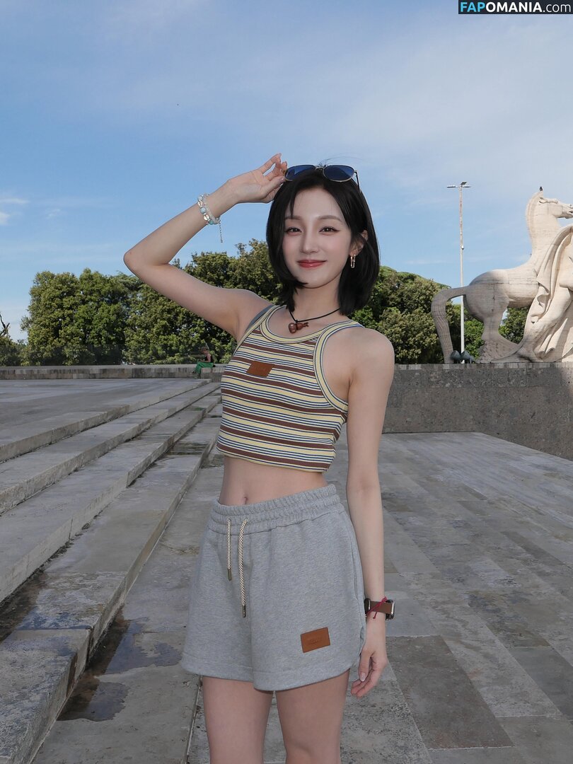_Yuqi_ / https: / yuqisong.923 / yuqisun Nahý OnlyFans  Uniklá fotka #69