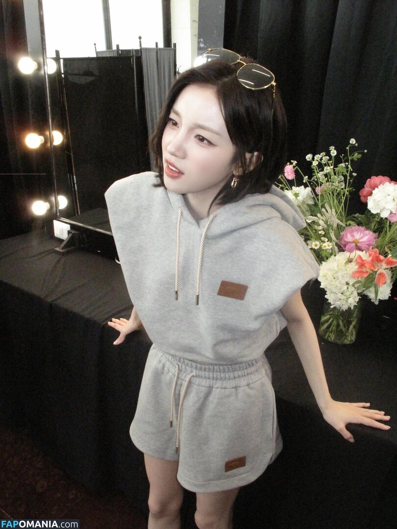 _Yuqi_ / https: / yuqisong.923 / yuqisun Nahý OnlyFans  Uniklá fotka #72