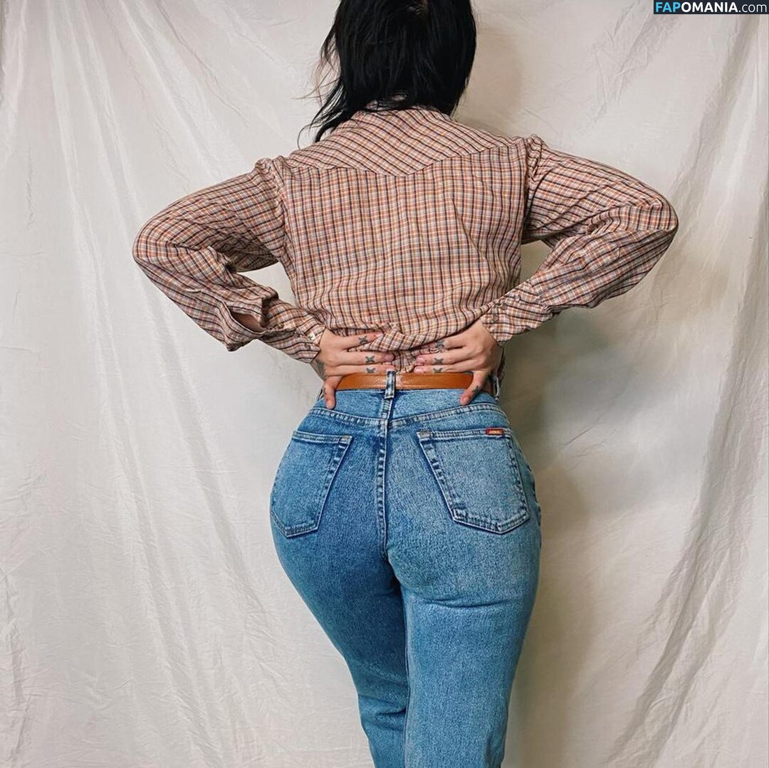 Yvette Young / yvetteyoung Nahý OnlyFans  Uniklá fotka #3
