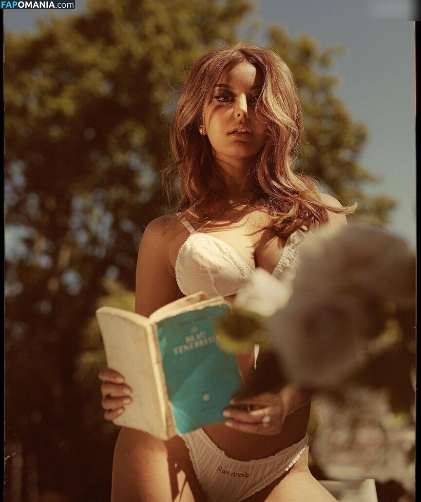 Zahia Dehar / zahiaofficiel Nahý OnlyFans  Uniklá fotka #297