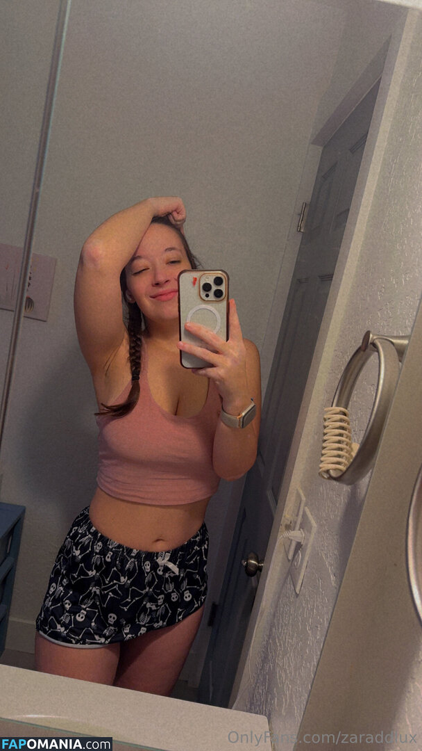 zaraddluxe / zaraluxeee Nahý OnlyFans  Uniklá fotka #15