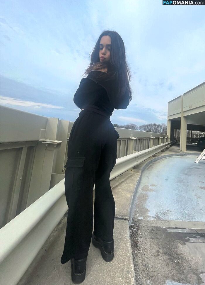 goddesszaria / goddesszariaa / https: / zarrrrrrrrrr3 Nahý OnlyFans  Uniklá fotka #1