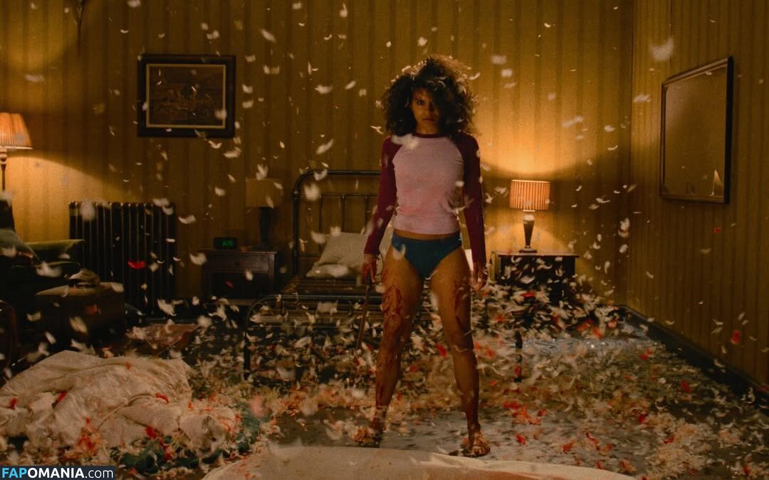 Zazie Beetz / zaziebeetz Nahý OnlyFans  Uniklá fotka #1