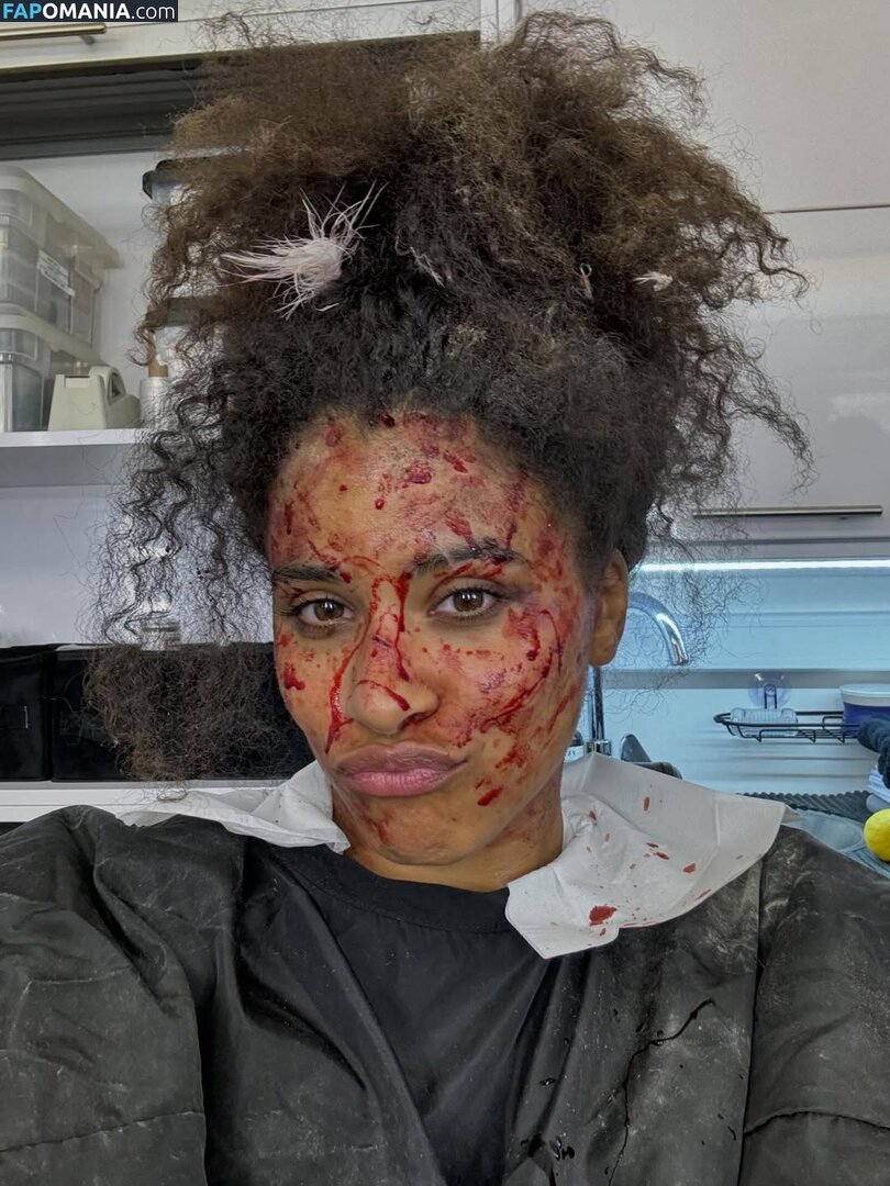 Zazie Beetz / zaziebeetz Nahý OnlyFans  Uniklá fotka #10