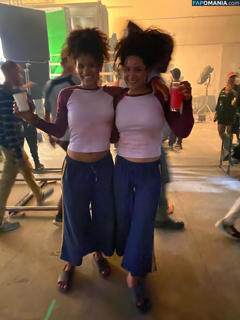 Zazie Beetz / zaziebeetz Nahý OnlyFans  Uniklá fotka #11
