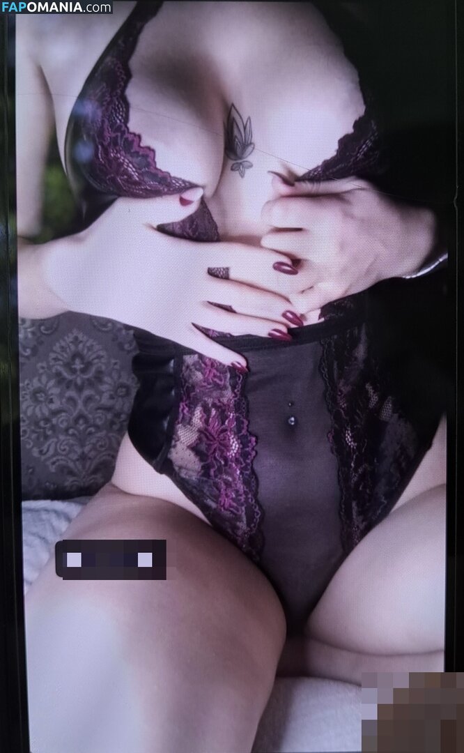 Zenicke Drolje / __bedra__ / huskicchanaa / lara._croft._ / mmiijjaaa / sisicmedina Nahý OnlyFans  Uniklá fotka #14