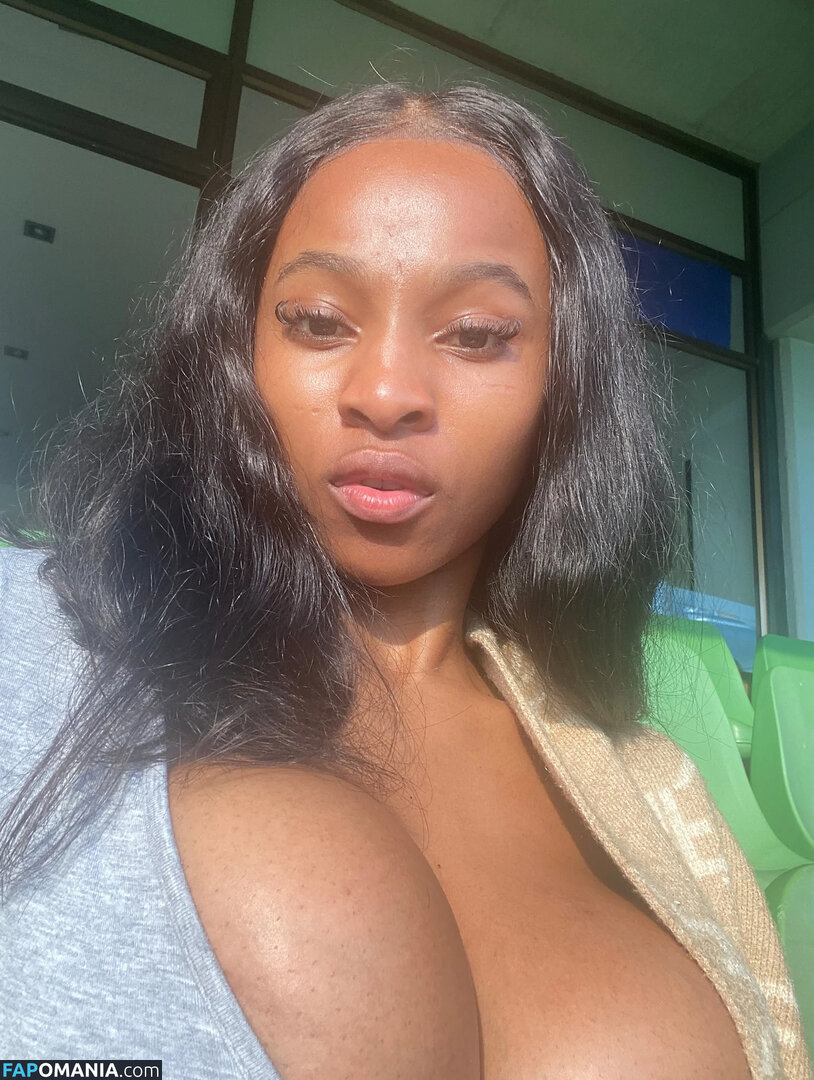 Zizipho Ondiswa / majokwenizizipho / zizipho_majokweni Nahý OnlyFans  Uniklá fotka #5