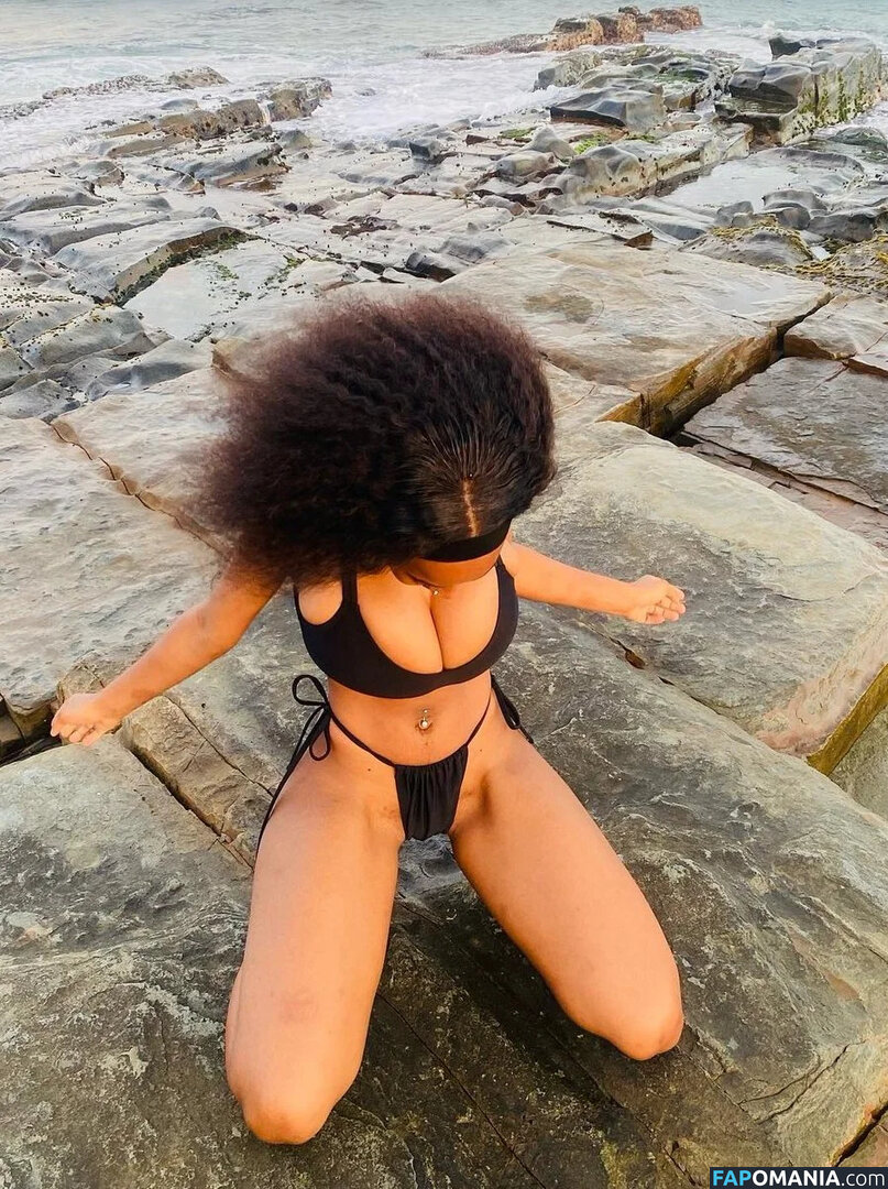 Zizipho Ondiswa / majokwenizizipho / zizipho_majokweni Nahý OnlyFans  Uniklá fotka #19