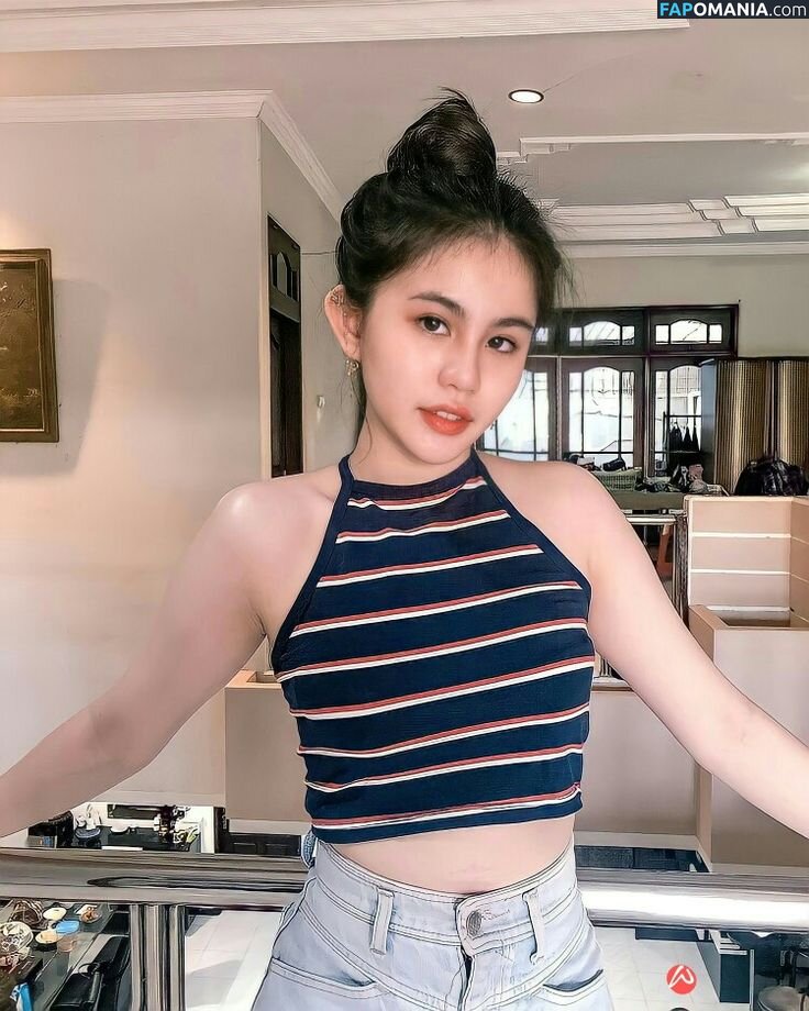 Zoe Levana Nahý OnlyFans  Uniklá fotka #4