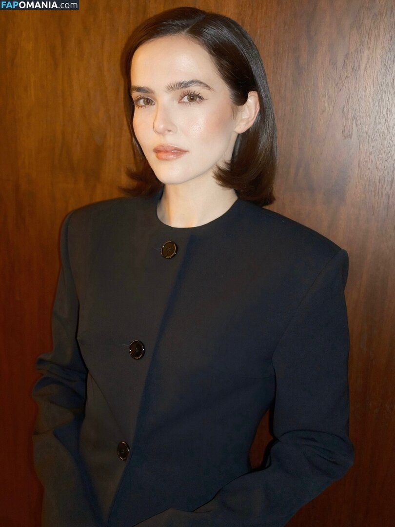 Zoey Deutch / zoeydeutch Nahý OnlyFans  Uniklá fotka #351