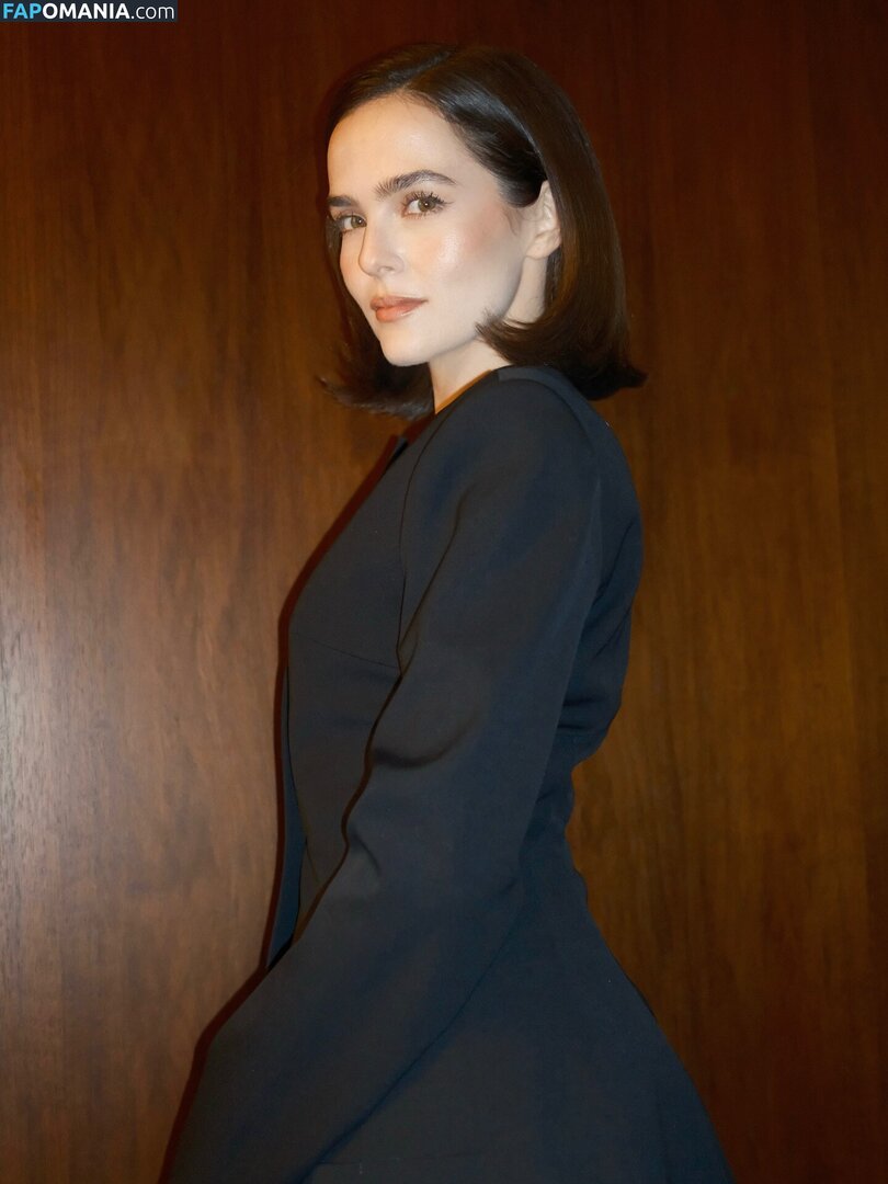 Zoey Deutch / zoeydeutch Nahý OnlyFans  Uniklá fotka #354