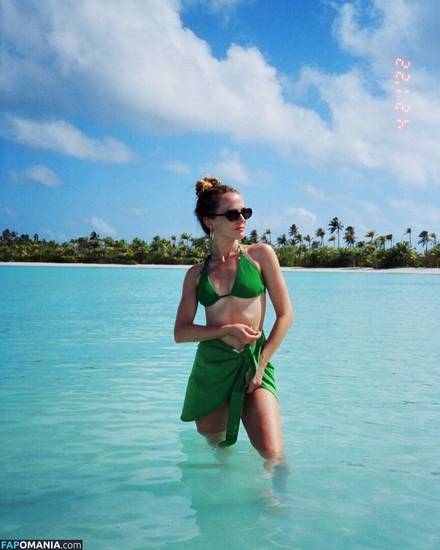 Zoey Deutch / zoeydeutch Nahý OnlyFans  Uniklá fotka #377
