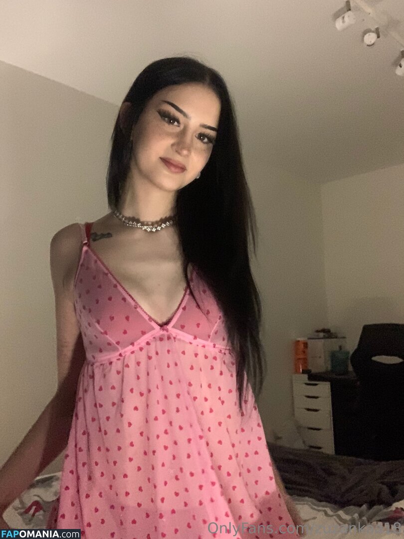 Zuzinkaa / zuz.ankaa.aa / zuzankaa18 Nahý OnlyFans  Uniklá fotka #2